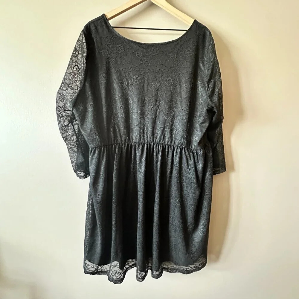 Women's Plus 3 Torrid Black Lace Fluted 3/4 Sleeve Pockets Dress Round Neck - Picture 3 of 8